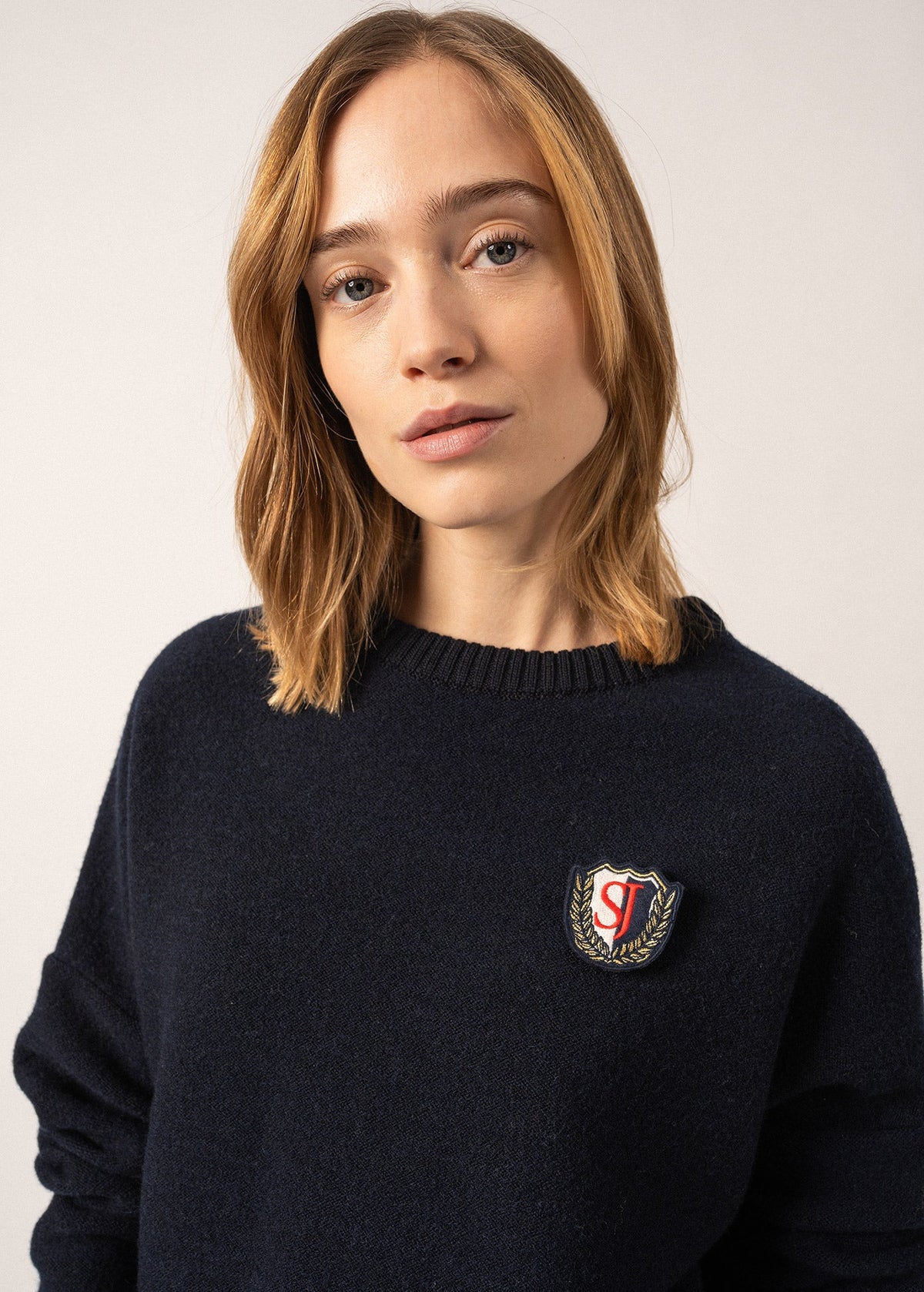 Broche Campus (NAVY/TULIPE)