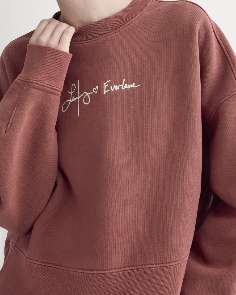 Saintjamesa x The Laufey Foundation Cropped Sweatshirt | Dusty Red