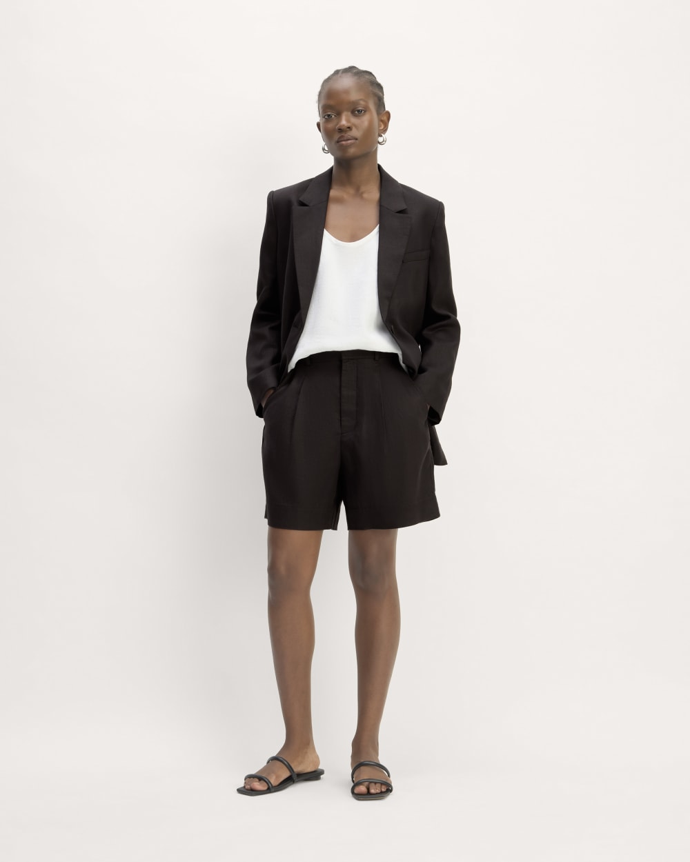 The Linen Way-High庐 Drape Short | Black